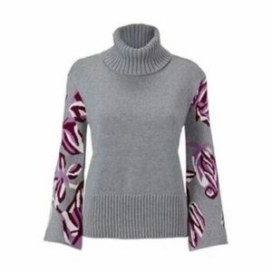 Cabi Pullover Eden Sweater Turtleneck Gray Floral Knit Flare Sleeve size XS